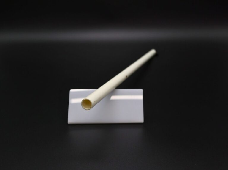 【TPO異形押出成形】ハタキ柄の形状工夫で軽量化と高剛性を両立|｜押出成形.com｜プラスチック押出成形の試作・量産・二次加工